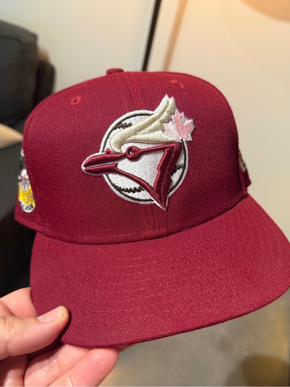 New Era Toronto Blue Jays MLB Fitted Hat - Size 7 5/8 - Maroon/Beige/Pink